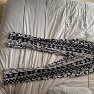 Leggings flared at the end